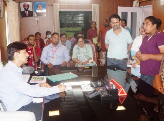 Nainital: The complainants gathered in the court of Divisional Commissioner Rawat! Cases of fraud related to land came to the fore, the Divisional Commissioner said - Matters will be placed before the task force