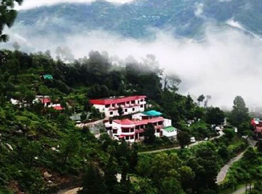 Hill stations of Uttarakhand buzzing with tourists! Tourists saw Himalayan peaks from tip in top