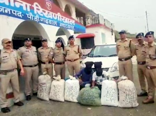 Uttarakhand: Police caught the cunningness of drug smugglers! Ganja was being carried after getting press written in the vehicle, goods worth Rs 26 lakh recovered