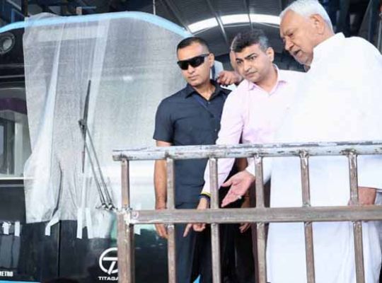 The people of Bihar are going to get the gift of modern transportation! CM Nitish Kumar reviewed the work of Patna Metro project and instructed to speed up the work