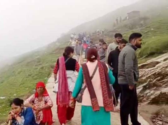 Uttarakhand: The number of pilgrims visiting the third Kedarnath Tungnath has crossed one lakh! Pilgrims are reaching the Dham in large numbers