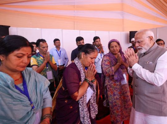 Prime Minister Modi's visit to Uttarakhand! Met disaster affected people and soldiers, returned to Delhi