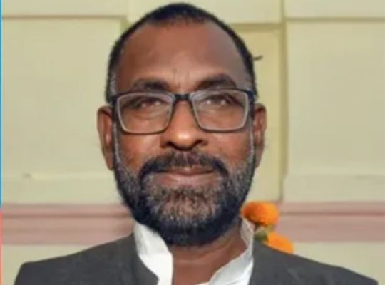 Ahead of the Bihar Assembly elections, RJD faces a major shake-up, with two-time Nawada MLA Prakash Veer resigning.