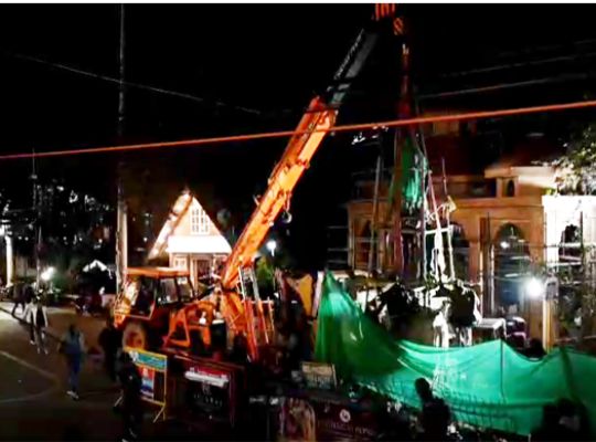  Road widening and beautification work is underway at a war footing in Nainital! The historic statue of Govind Ballabh Pant has been relocated from Mall Road.