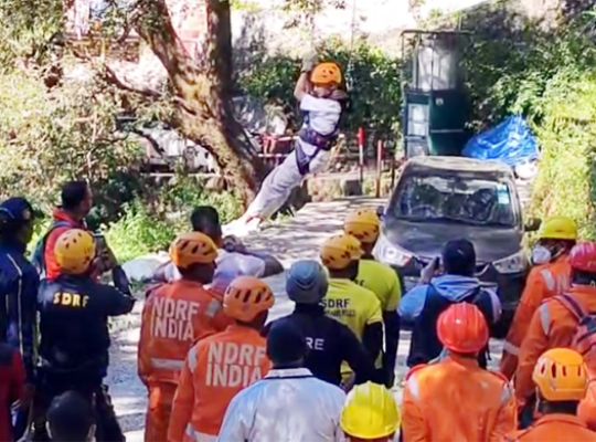 Nainital: The NDRF conducted a ropeway rescue mock drill, assisted by administrative teams and raised awareness among the public.