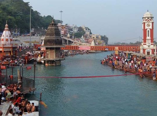  Uttarakhand's grand preparations for the Ardh Kumbh are gaining momentum! CM Dhami will hold a major meeting with saints in Haridwar tomorrow.