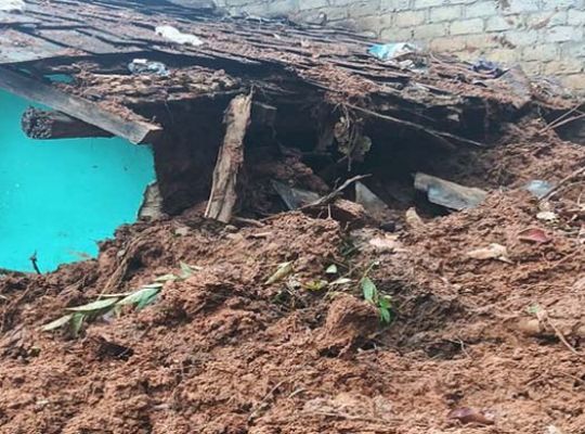  Uttarakhand: Major accident in Pithoragarh! A landslide in Rasgadi, Askot, destroys a house, resulting in a tragic death.