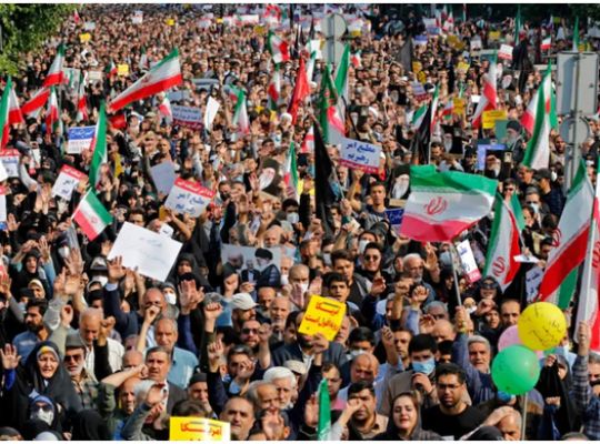 Iran's situation spirals out of control: Military crackdown amid anti-government protests! Doctor makes sensational claim