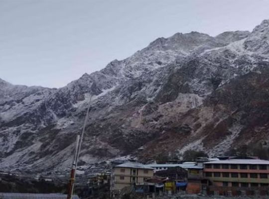The weather in Uttarakhand is about to change! Rain and snow are expected on January 23rd, with agencies on alert.