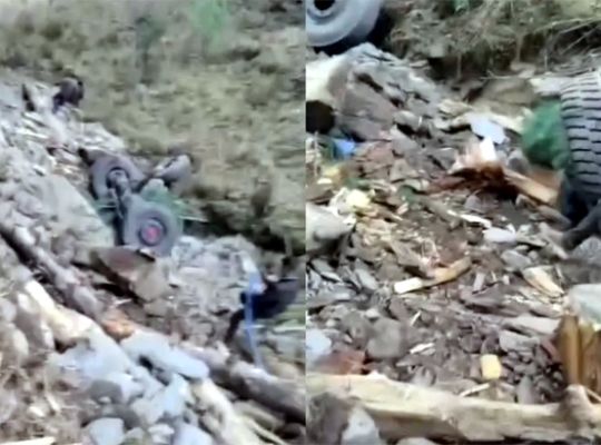 A shocking accident in Jammu and Kashmir! An army bulletproof vehicle falls into a deep ravine, killing 10 soldiers.
