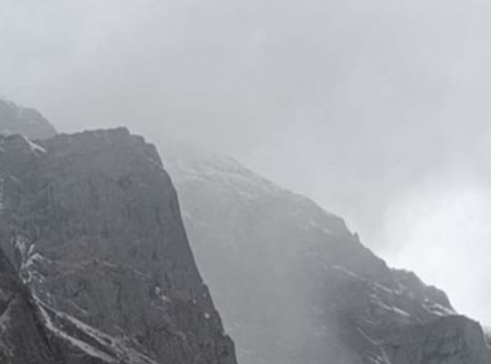 The weather has changed in Uttarakhand, and an orange alert has been issued for rain and snowfall in the mountains.