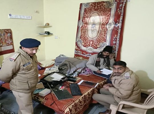 A horrific incident in Pithoragarh: A husband stabbed his wife to death over a minor dispute! After the incident, he personally went to the police station and made a sensational revelation.