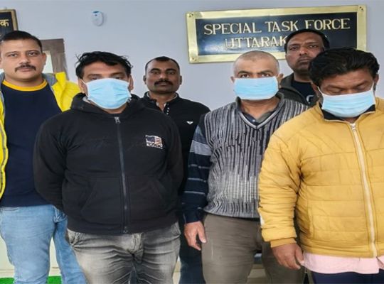 The Special Task Force (STF) launched a major crackdown on the counterfeit drug mafia in Uttarakhand! Three more gang members were arrested during raids in Roorkee and Deoband.