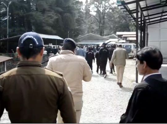 An email threatening to bomb the Uttarakhand High Court sparked a panic! Courtrooms were evacuated, and a thorough search by the bomb squad and dog squad began.