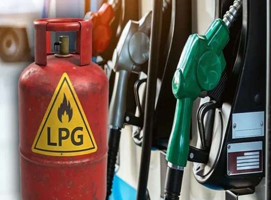 Fuel Crisis in Uttarakhand is Merely a 'Rumor': Supply of Petrol, Diesel, and Gas is Normal; Appeal Issued Against Panic Booking.