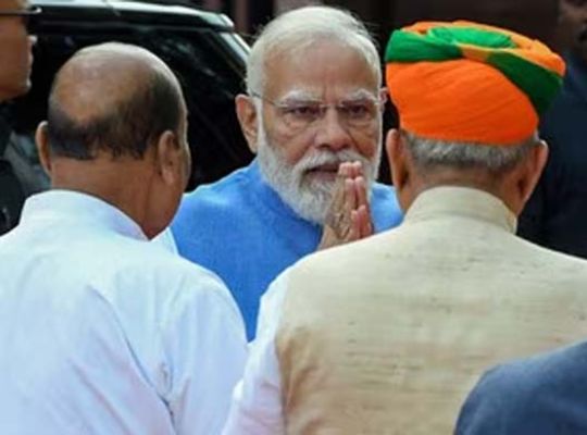 Big news: The government is preparing to make a big move in Parliament! The BJP has tightened its grip on passing the Women's Reservation Bill, issuing a whip to all MPs.