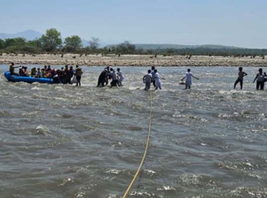 A major tragedy was averted in Haridwar: 21 pilgrims were stranded on an island due to a sudden rise in the Ganges River! Thanks to the prompt efforts of the administration and rescue teams, they were safely evacuated.
