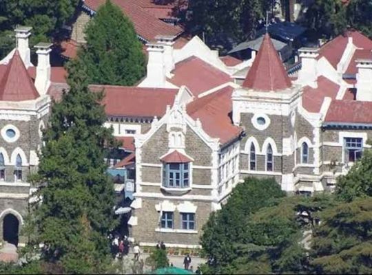 High Court cracks down on illegal soapstone mining! Government directed to file a response regarding cracks, migration, and livelihood crises in affected villages of Bageshwar.