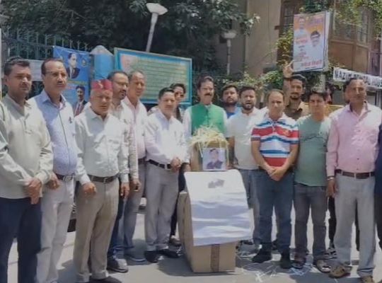 BJP up in arms in Almora: Protest held against derogatory remarks about PM Modi; effigy of Congress MLA Madan Bisht burnt.