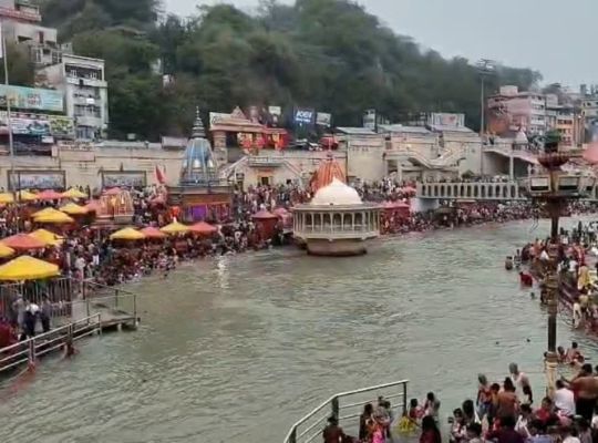 The Grand Festival of Nirjala Ekadashi: A massive sea of ​​devotion on the banks of Mother Ganga; lakhs of devotees took holy dips and performed acts of charity in Haridwar; the fair area was divided into 4 super zones and 30 sectors.
