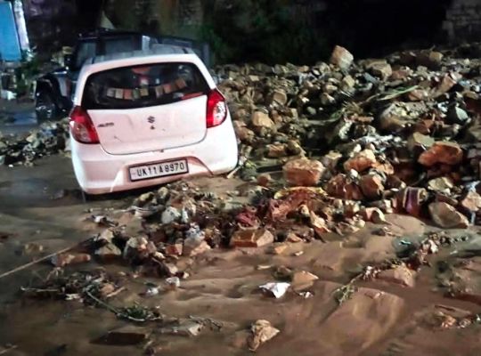 Uttarakhand: Heavy rains wreak havoc in Chamoli; debris and boulders from the hillside cause extensive damage to shops and a school, while the closure of the national highway brings traffic to a standstill for hours.