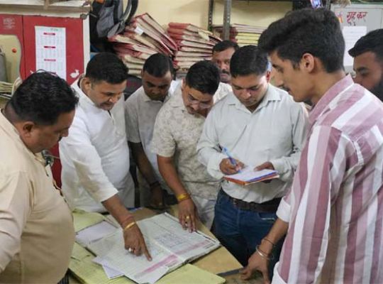 Minister Ram Singh Kaida conducts a surprise inspection of the Jaspur Municipality; orders strict action against absent officials; objectionable material found in the office.