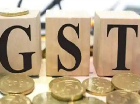 Central GST's 'surgical strike' in Siwan's Mairwa: Non-stop inspection underway for 30 hours at VIP Mall; suspected tax evasion.