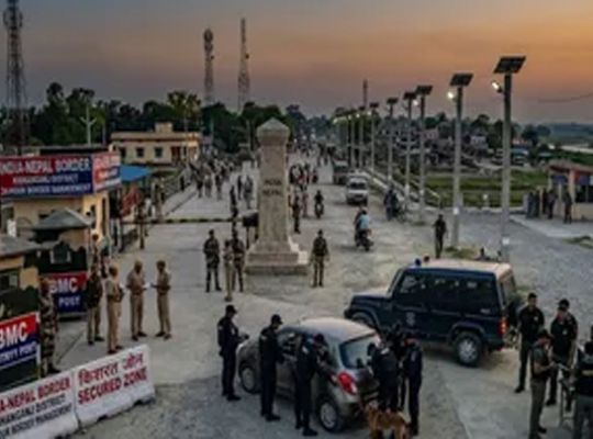 Major action by SSB at the Indo-Nepal border: ₹8 lakh found in a bag during a check; Nepali youth arrested.