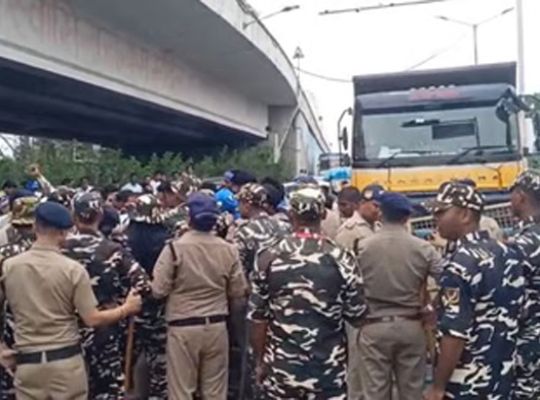 Uttarakhand: Political temperature rises over the Ketan murder case in Tehri; MP Chandrashekhar Azad stopped by police at the Narendra Nagar bypass.