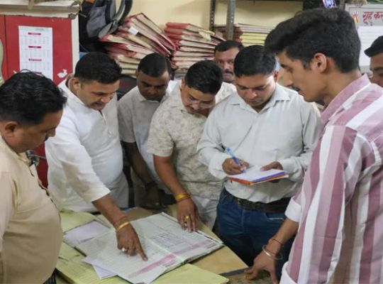 Uttarakhand: Cabinet Minister Ram Singh Kaida takes major action; gross negligence uncovered during a surprise inspection at the Jaspur Municipality, with liquor bottles seized.