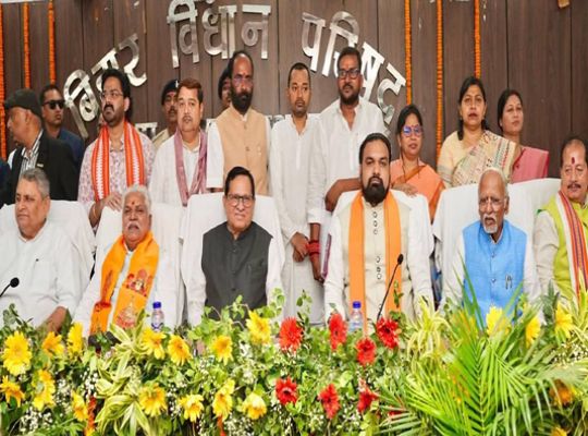 Swearing-in of new legislators in Bihar: 10 new Members of the Legislative Council (MLCs)&mdash;including Health Minister Nishant Kumar and 'Power Star' Pawan Singh&mdash;took the oath.