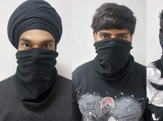 Major terror plot in Delhi foiled: Suspects had conducted reconnaissance of religious sites and police installations at the behest of an ISI handler; four arrested with foreign-made weapons.