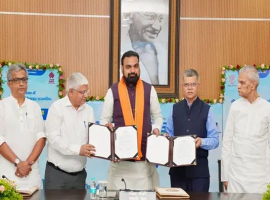 Transforming Bihar: Historic ₹7 lakh crore investment for 12 greenfield satellite townships; MoU signed with HUDCO.