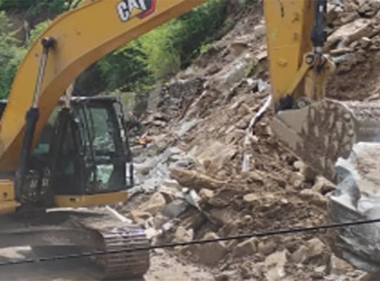 Uttarakhand: Traffic halted beyond Hanuman Chatti due to a landslide on the Yamunotri Highway; heavy rain warning for several districts of Uttarakhand.