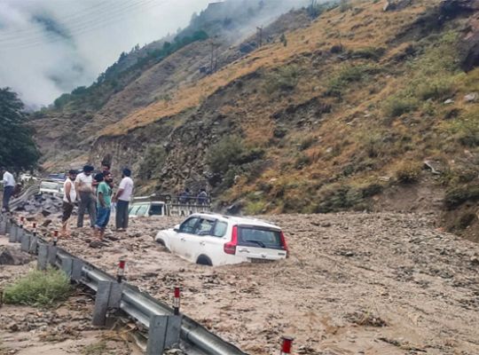 Monsoon Havoc: Landslide Risk from Himachal to Uttarakhand! Cloudburst Causes Devastation in Doda; Road Caves In in Gurugram.