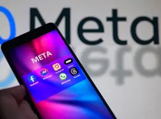 An AI image of any public Instagram profile could be generated with just a single tag! Meta withdrew the 'Muse Image' feature as the privacy controversy intensified.