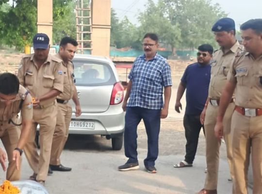 Uttarakhand: 'Bhandara King' Baba Ramashankar Gupta of Har Ki Pauri receives a dignified farewell! Police step in to assist with the final journey.