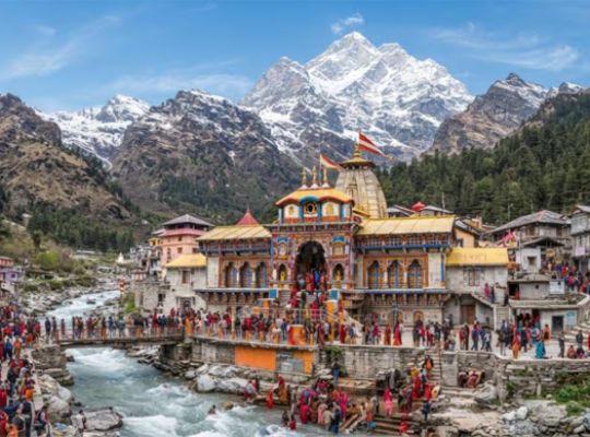 Investigation into Badrinath offering misappropriation reaches a critical juncture: Suspended employee seen entering and leaving the counting room three times; police intensify action based on CCTV footage.