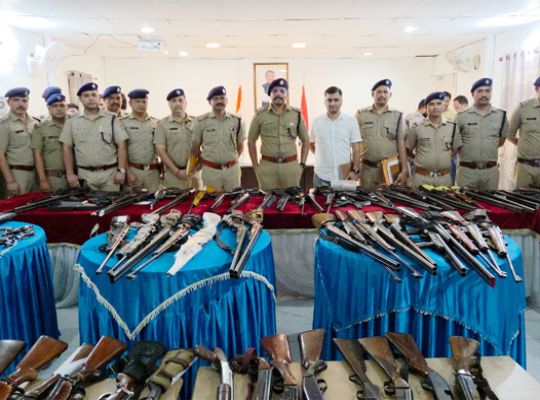 Uttarakhand: A major investigation into arms licenses has sparked a stir in Udham Singh Nagar! Police take strict action against licenses issued from outside states.