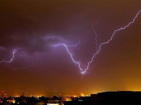 Major tragedy amidst rains in Uttarakhand: Two farmers lost their lives after being struck by lightning in Haridwar's Daluwala village; their families are devastated.