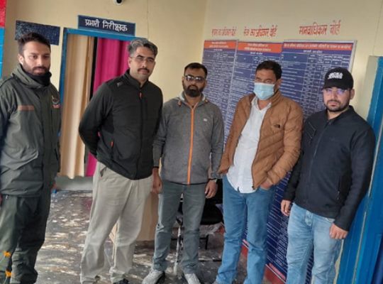 Uttarakhand: Major revelation regarding alleged irregularities in offerings at Badrinath Dham! Retired former temple official arrested.