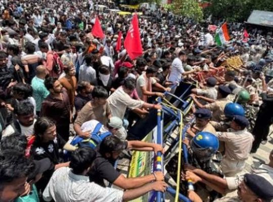 NEET controversy turns into a nationwide agitation: BJP and Congress workers clash in Patna! Protests erupt on the streets of Bhopal, Lucknow, Mumbai, and Ahmedabad.