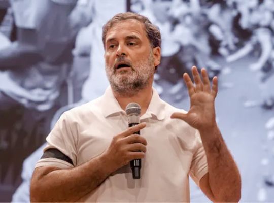 Political row erupts over DU's advice to students to stay away from the Jantar Mantar protest; Rahul Gandhi targets the university and raises serious questions regarding democratic rights.