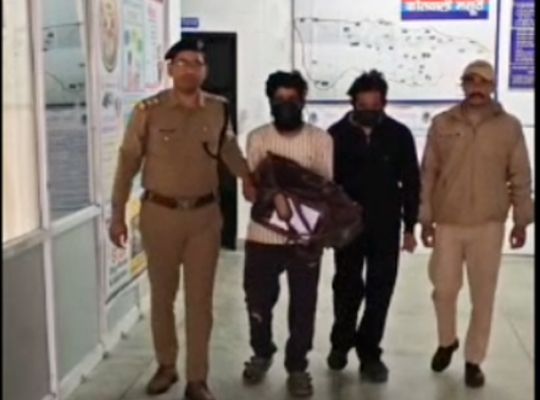 Uttarakhand: Two youths visiting 'Devbhoomi' ran out of money and changed their plans; they broke into a mobile shop to steal but were arrested red-handed by the police.