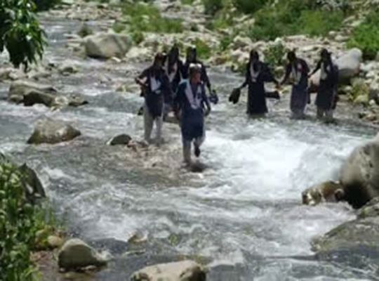 Heavy rains compound difficulties in Uttarakhand! Rivers in Pauri are in spate; police have stepped up surveillance at the ghats.