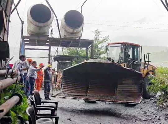 Uttarakhand: Death toll rises in Pipalkoti tunnel accident! Rescue team recovers body of another missing worker.