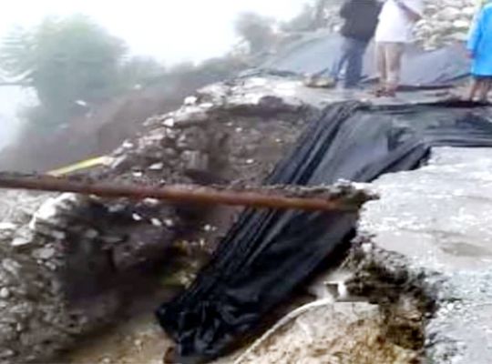 Uttarakhand: Land subsidence in Brahmasain, Chamoli! Orange and yellow alerts issued for several districts.