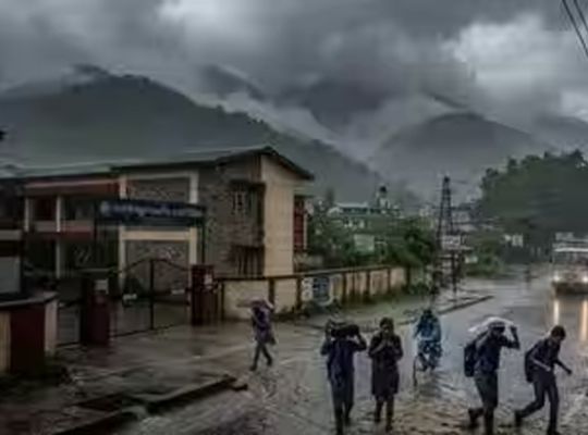  Major alert from the Meteorological Department: Heavy rain warning for four districts of Uttarakhand.