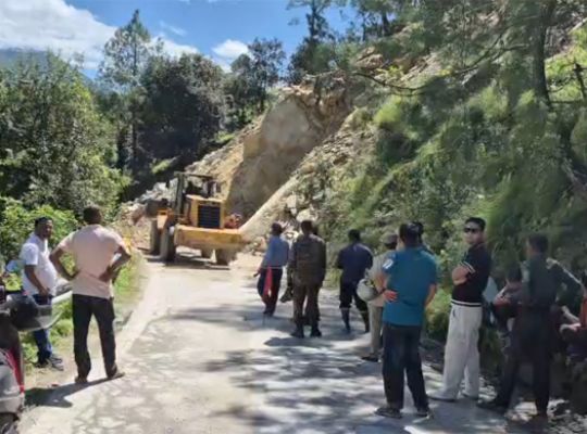 Rain has compounded difficulties in Uttarakhand; seven motor roads, including NH-109, are closed in Bageshwar, and a vehicle carrying a funeral procession is also stuck in a traffic jam.