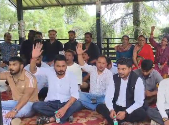 Nainital: Villagers in Bhumiadhar erupt in anger over the lack of basic amenities! Declaring "No road, no vote," they have warned the administration of an intense agitation.